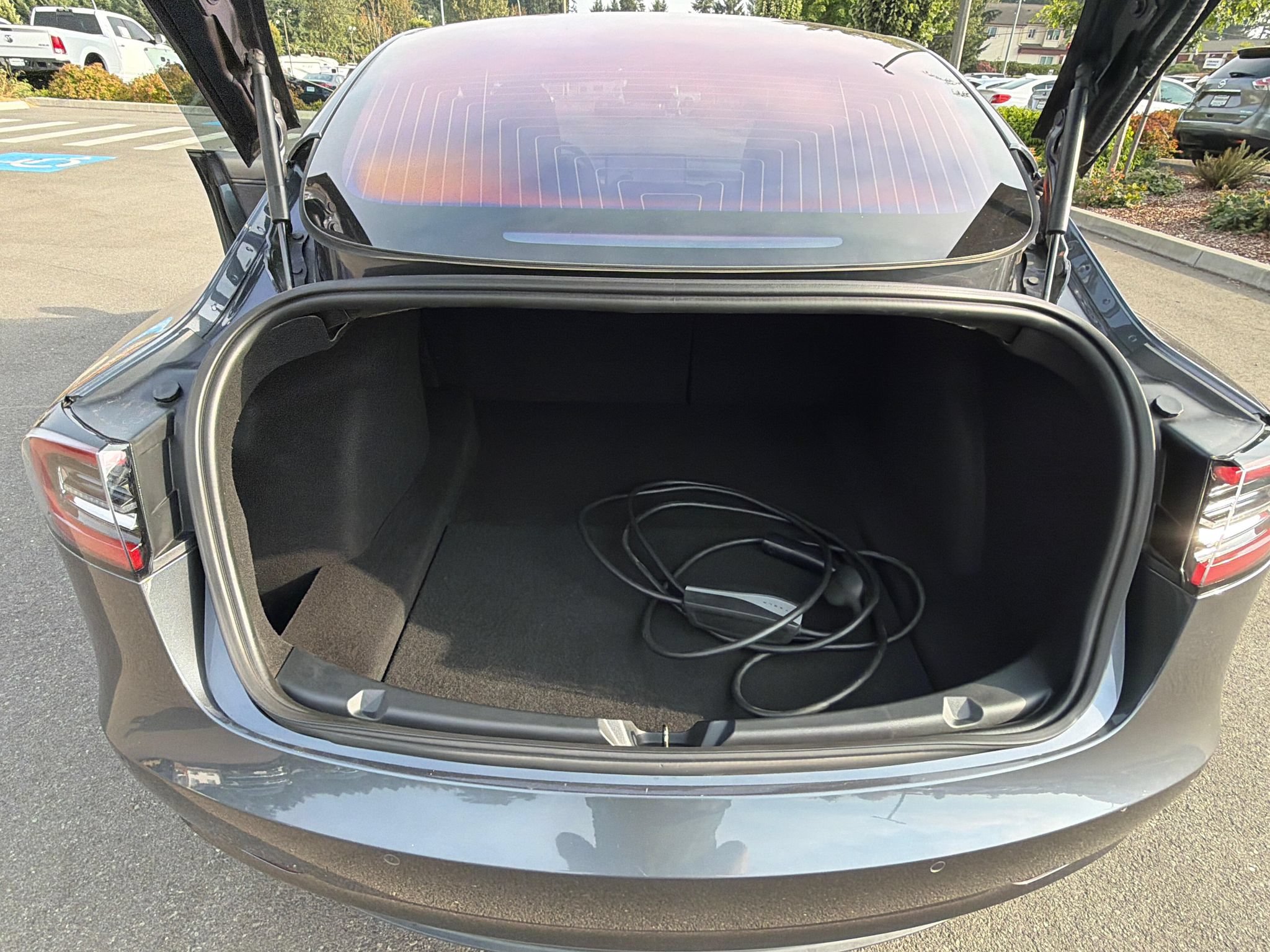 Used 2018 Tesla Model 3 Long Range RWD image 25