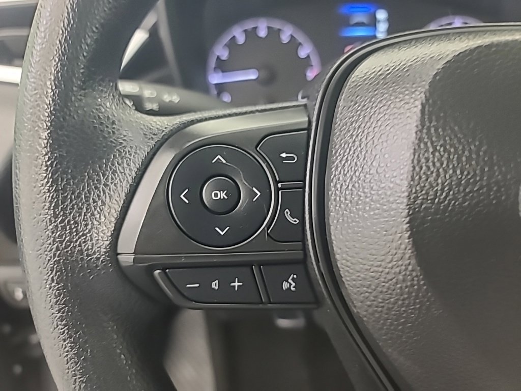 Used 2025 Toyota Corolla LE FWD image 28