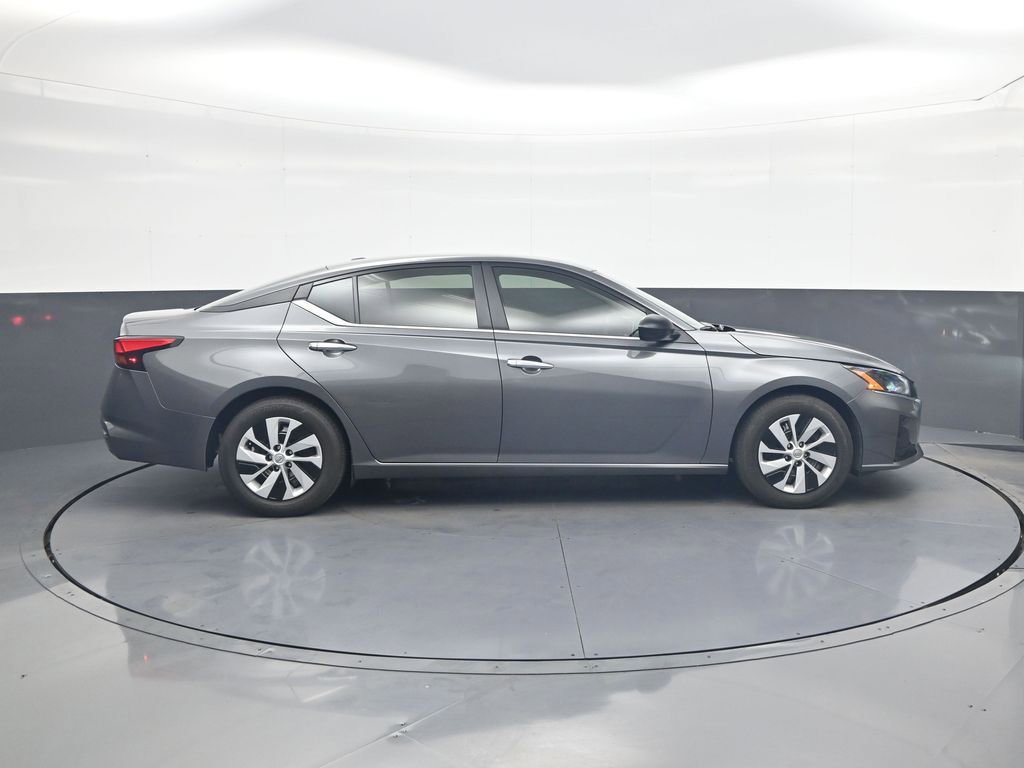 Used 2025 Nissan Altima 2.5 S image 8