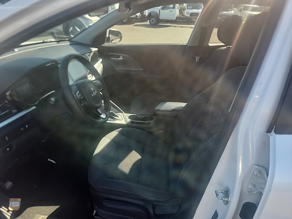 Used 2022 Kia Niro LX FWD image 19