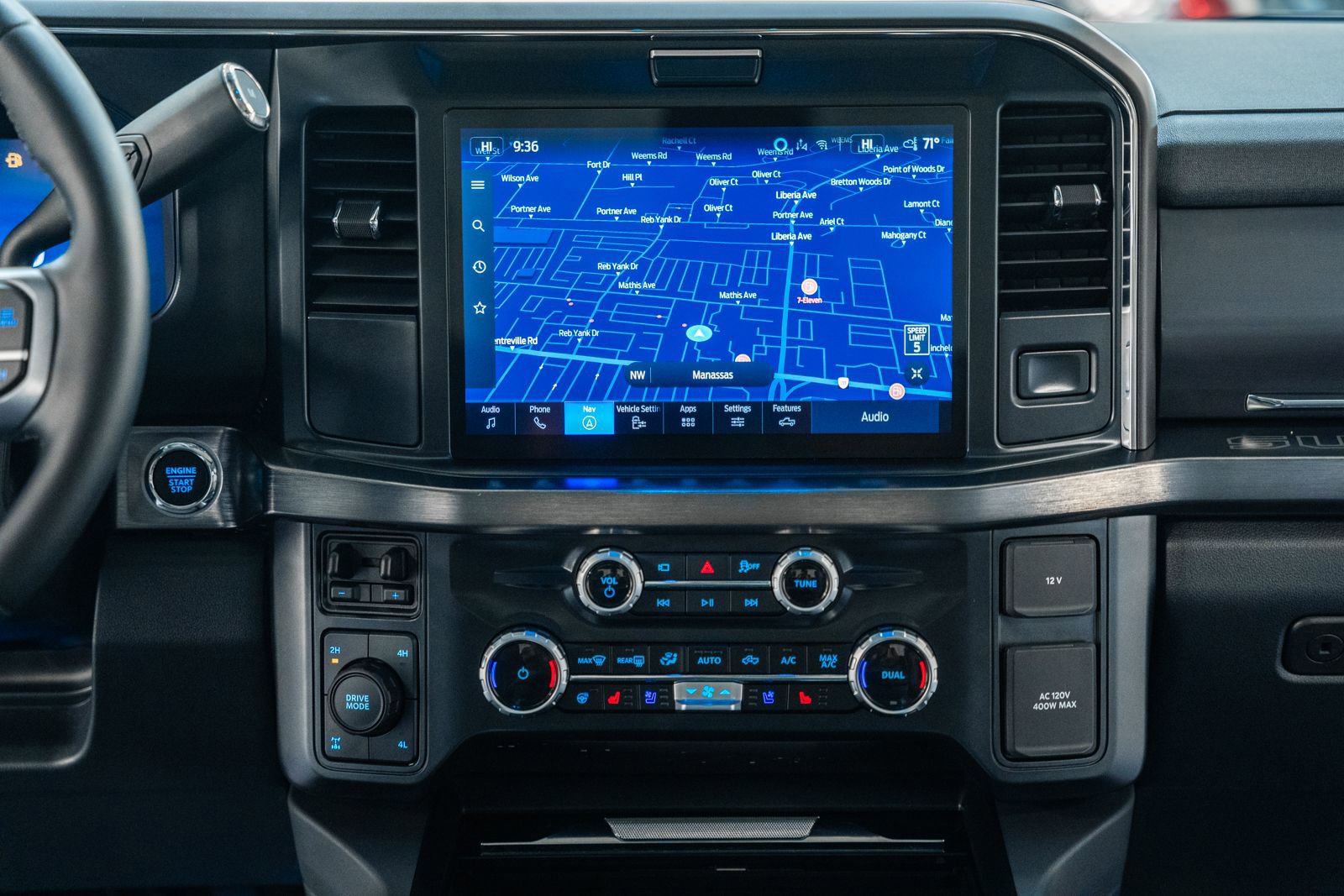 Used 2025 Ford F250 Lariat w/ Black Appearance Package image 27