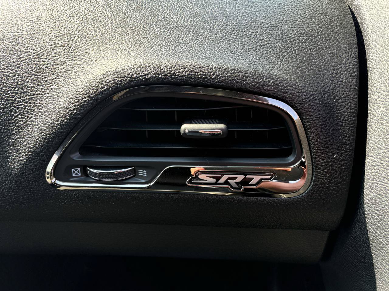 Used 2015 Dodge Challenger SRT Hellcat RWD image 42