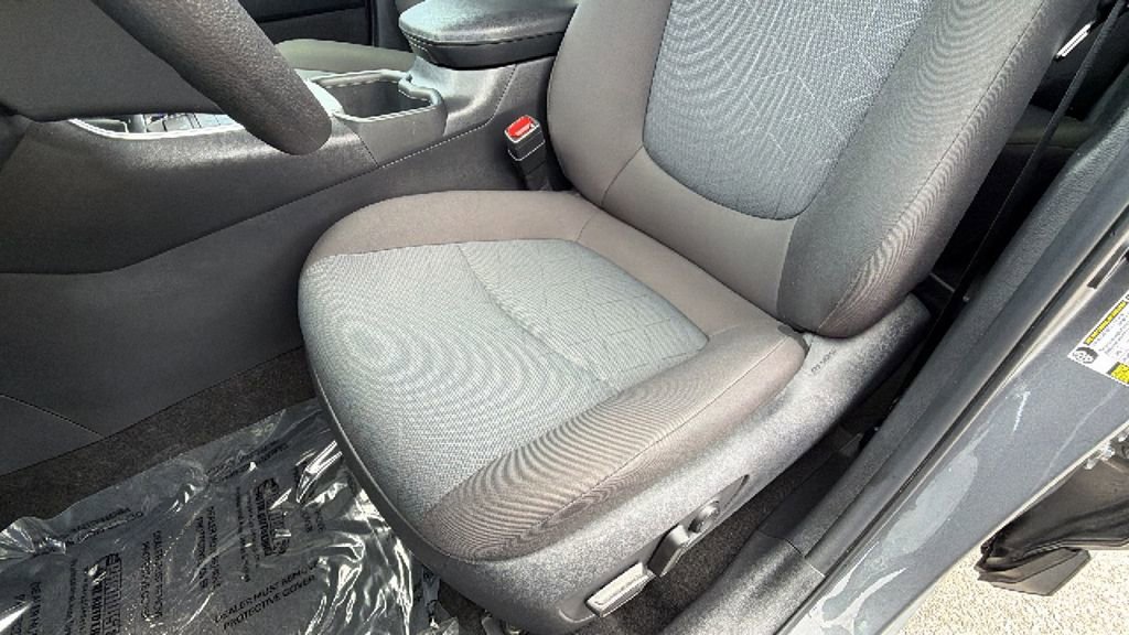 Certified 2025 Toyota RAV4 XLE AWD/4WD image 19