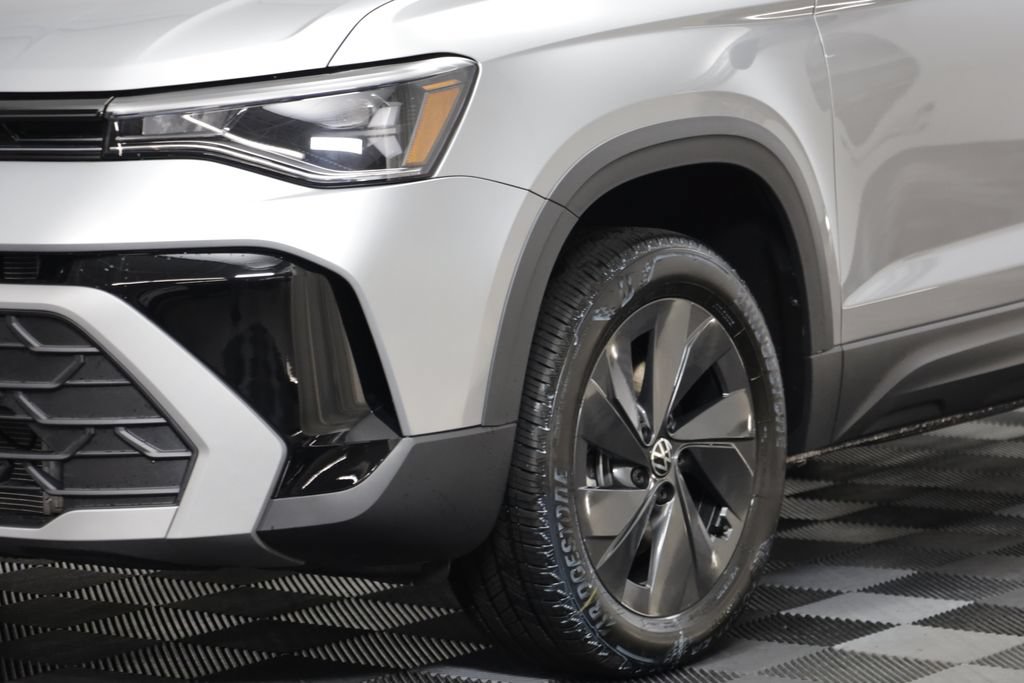 New 2026 Volkswagen Taos S FWD image 4