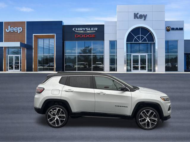 Certified 2024 Jeep Compass Limited w/ Elite Group AWD/4WD image 7
