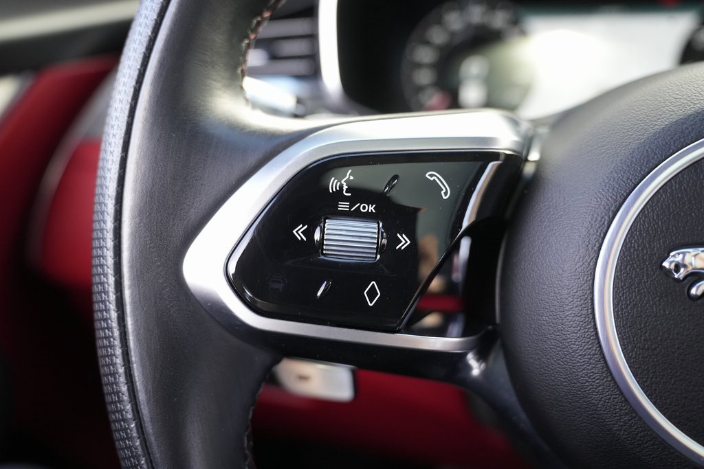 Used 2022 Jaguar F-PACE SVR image 48