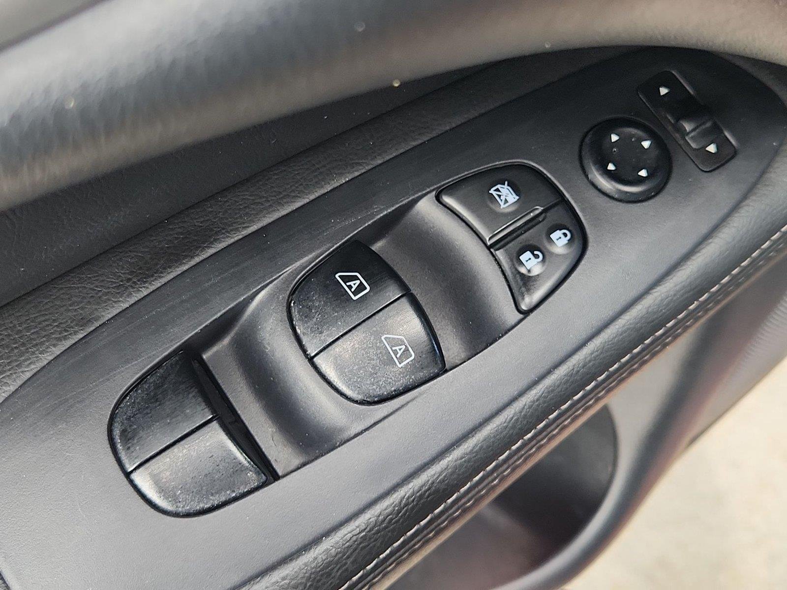 Used 2019 Nissan Pathfinder SV FWD image 22