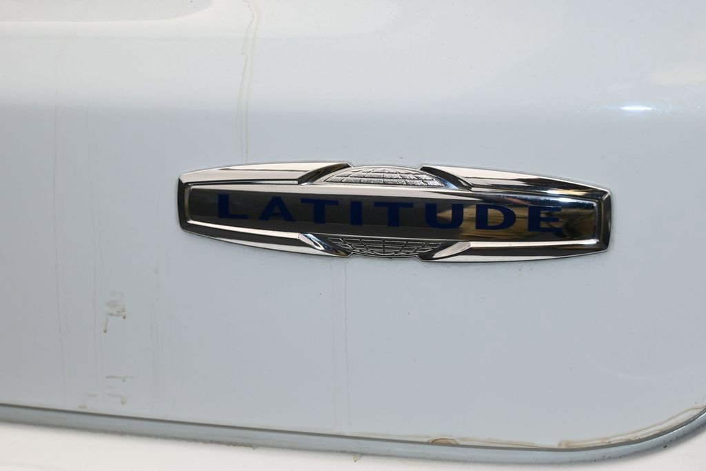 Used 2023 Jeep Compass Latitude AWD/4WD image 30