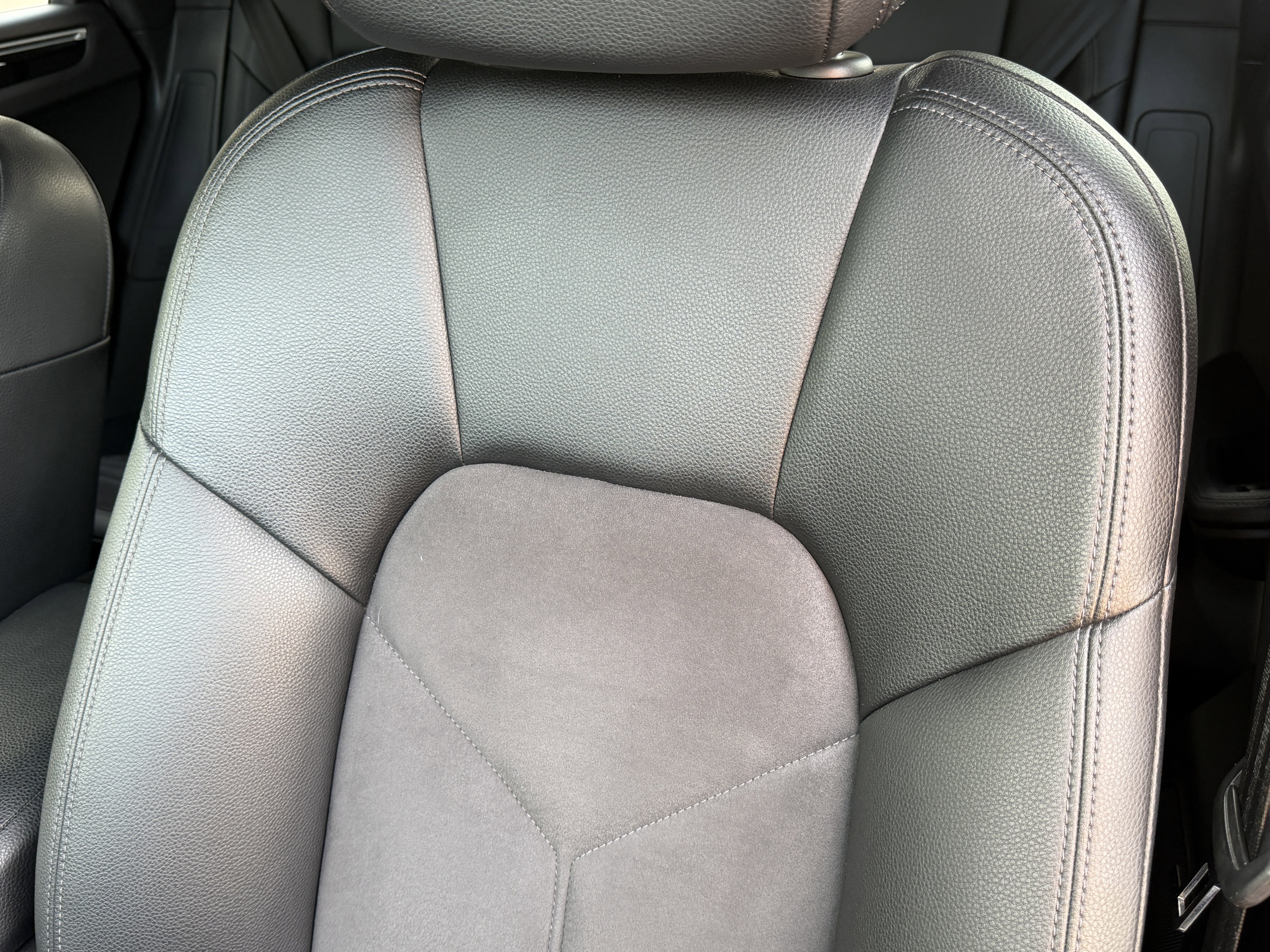 Certified 2017 Porsche Macan S image 5