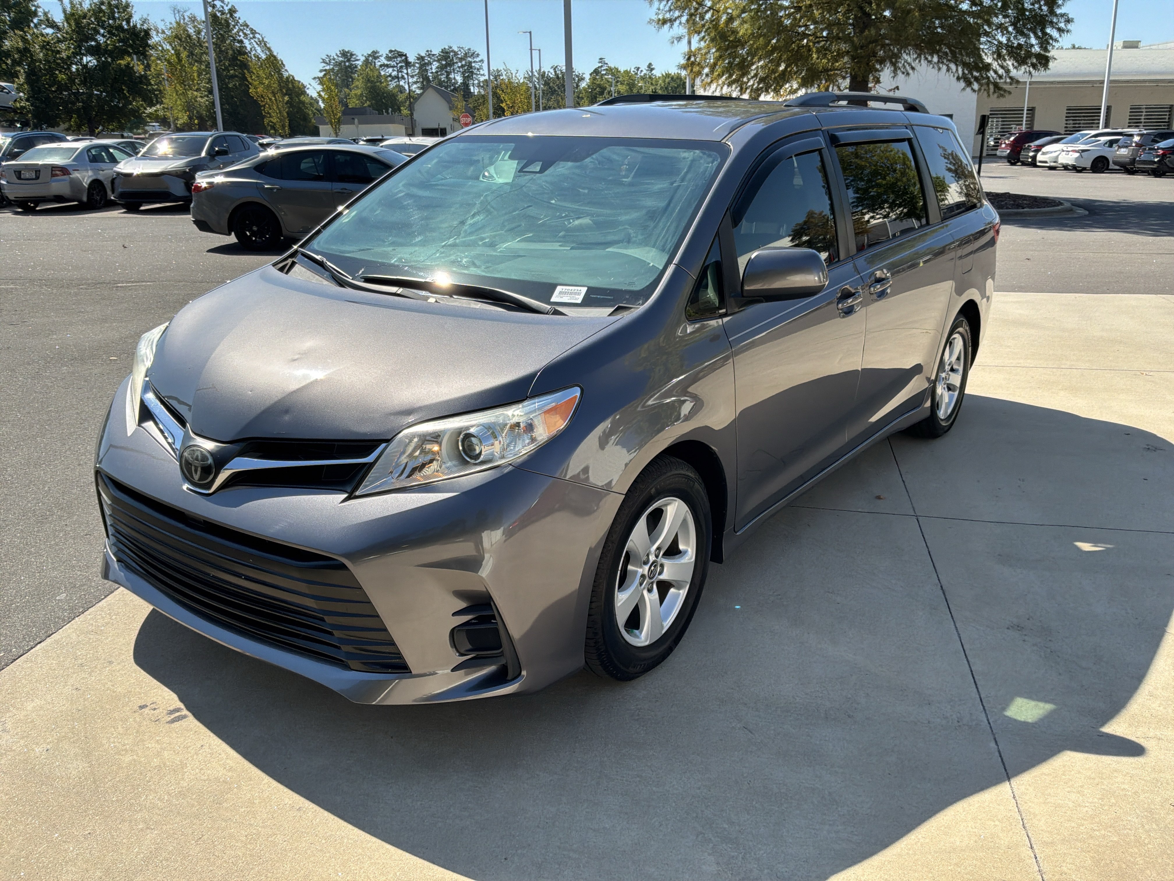 Used 2019 Toyota Sienna LE FWD image 5