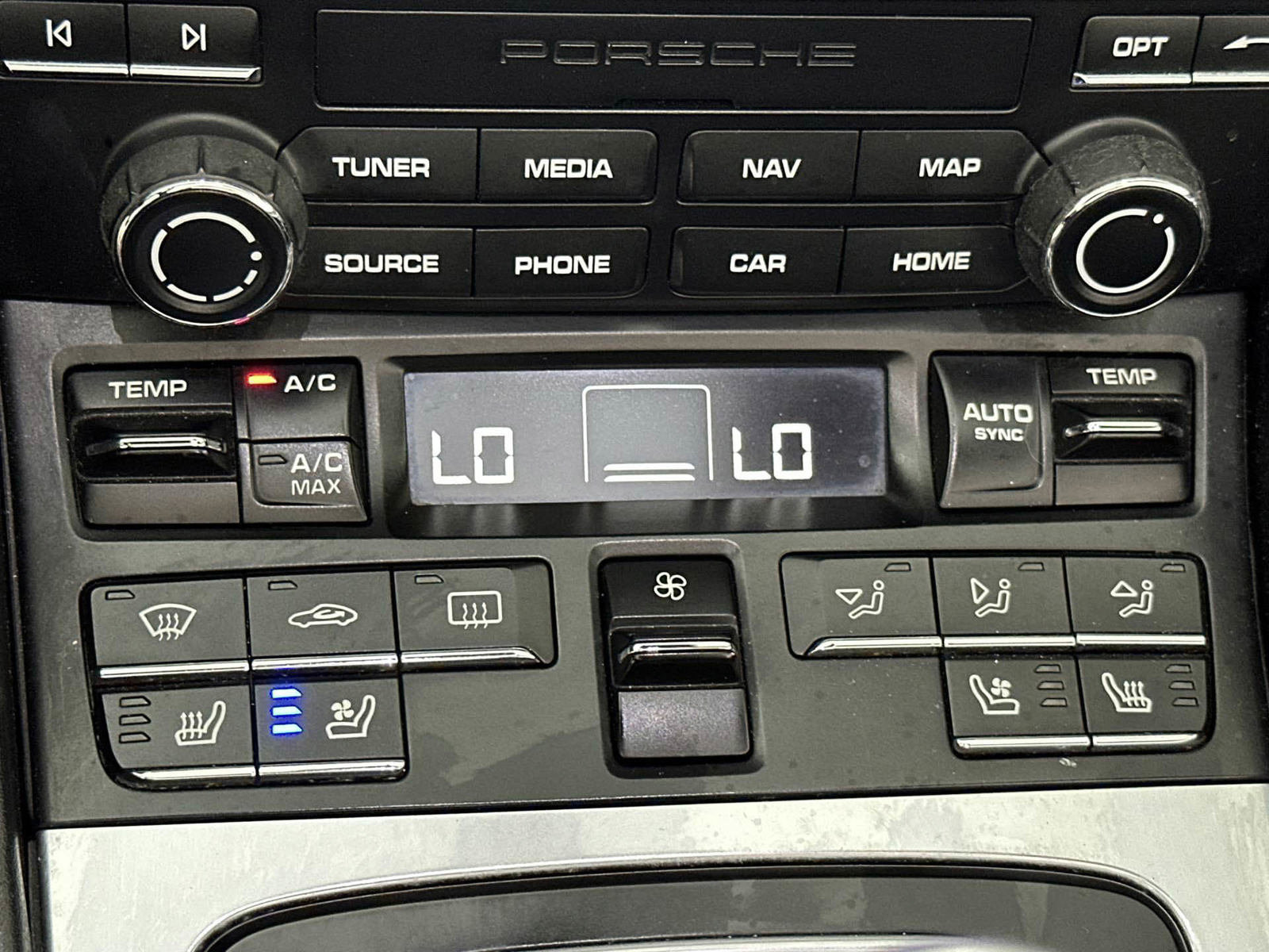 Used 2018 Porsche 911 Turbo w/ Light Design Package image 19