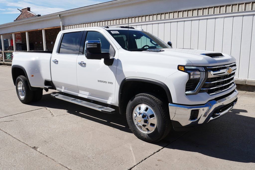 New 2026 Chevrolet Silverado 3500 LTZ w/ LTZ Plus Package image 2