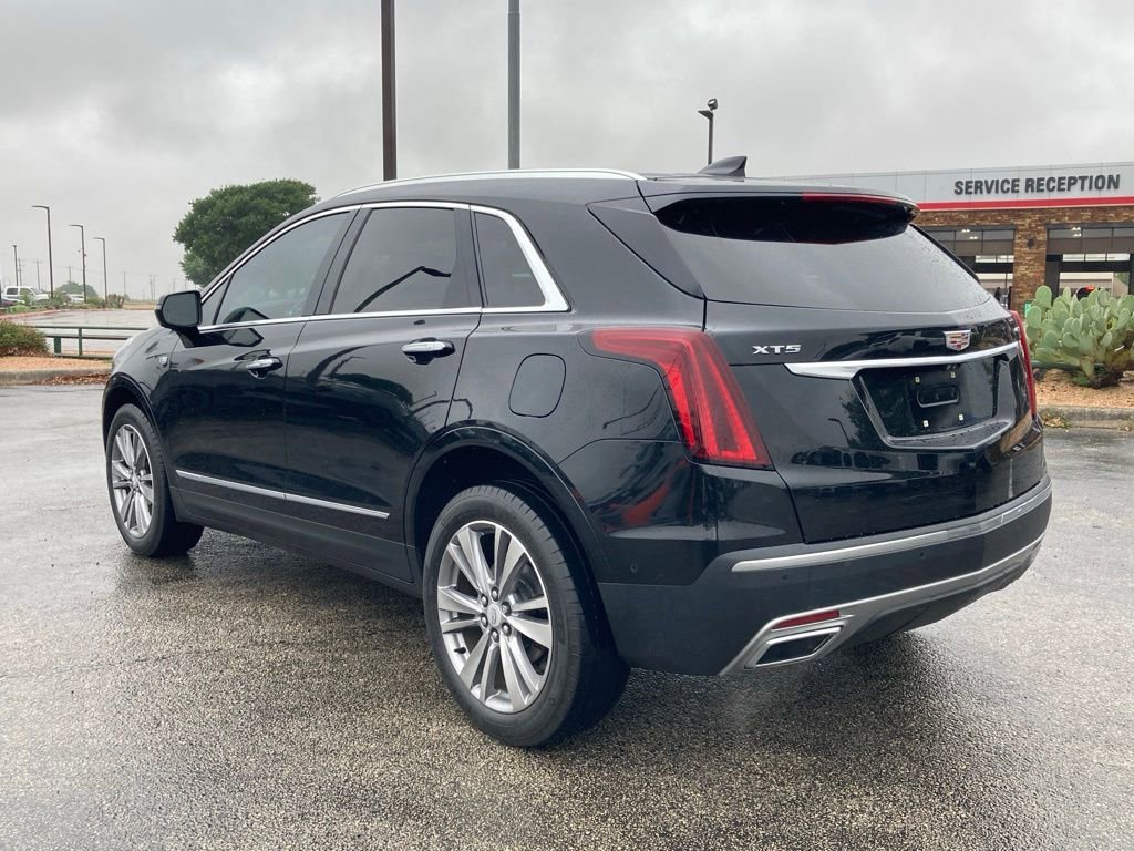 Used 2023 Cadillac XT5 Premium Luxury w/ Technology Package FWD image 7