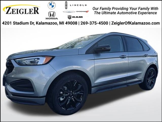 Used 2022 Ford Edge SE w/ Black Appearance Package