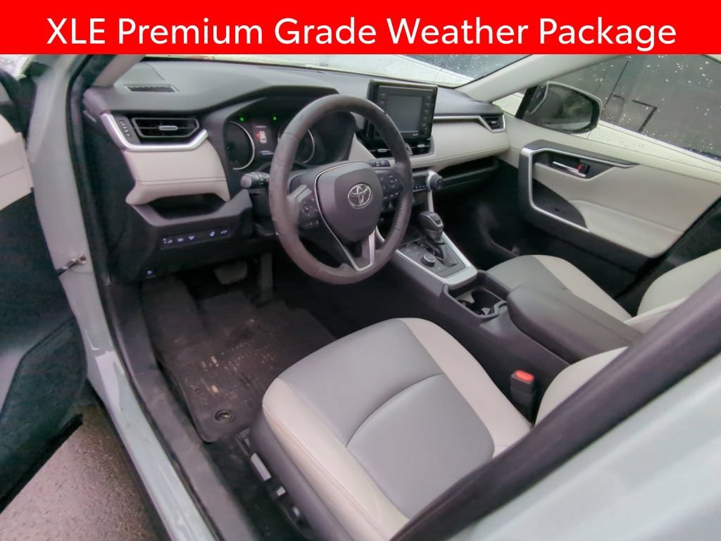 Used 2021 Toyota RAV4 XLE Premium AWD/4WD image 7