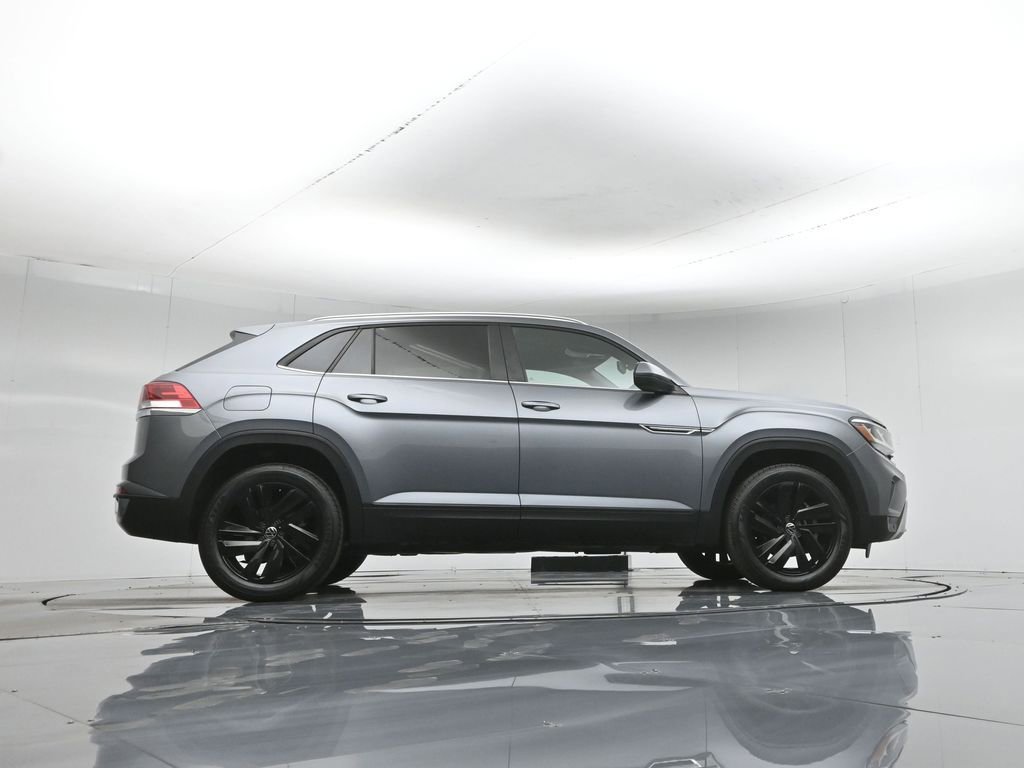 Used 2023 Volkswagen Atlas Cross Sport SE w/ Panoramic Sunroof Package image 8