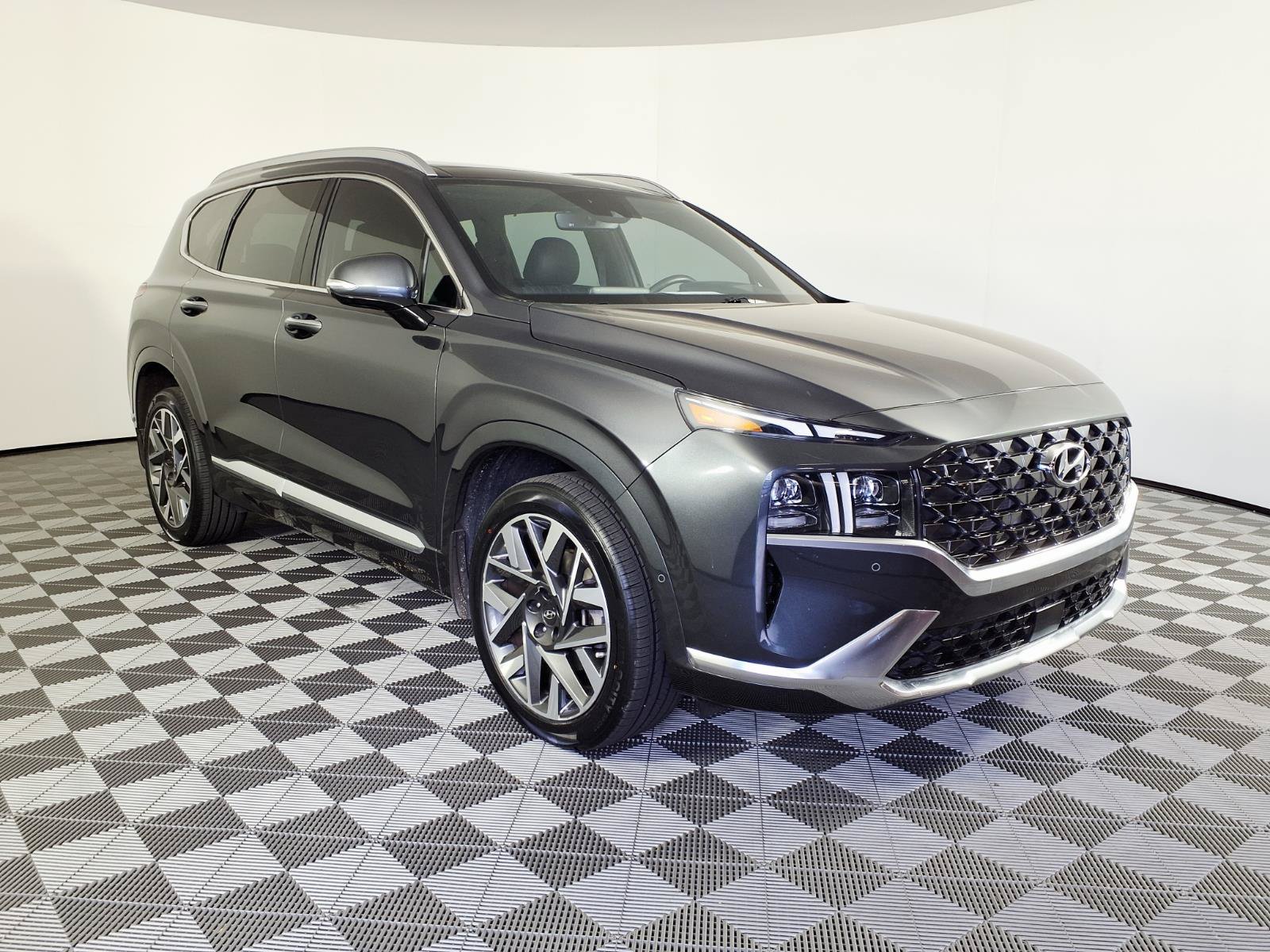 Certified 2023 Hyundai Santa Fe Calligraphy w/ Cargo Package FWD image 3