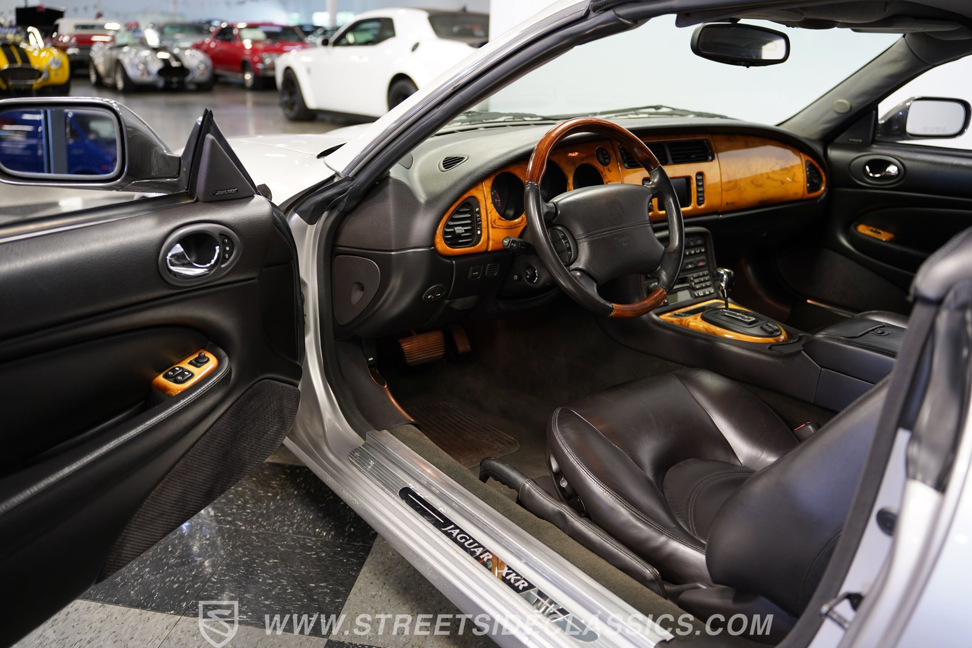 Used 2001 Jaguar XK8 Convertible image 4