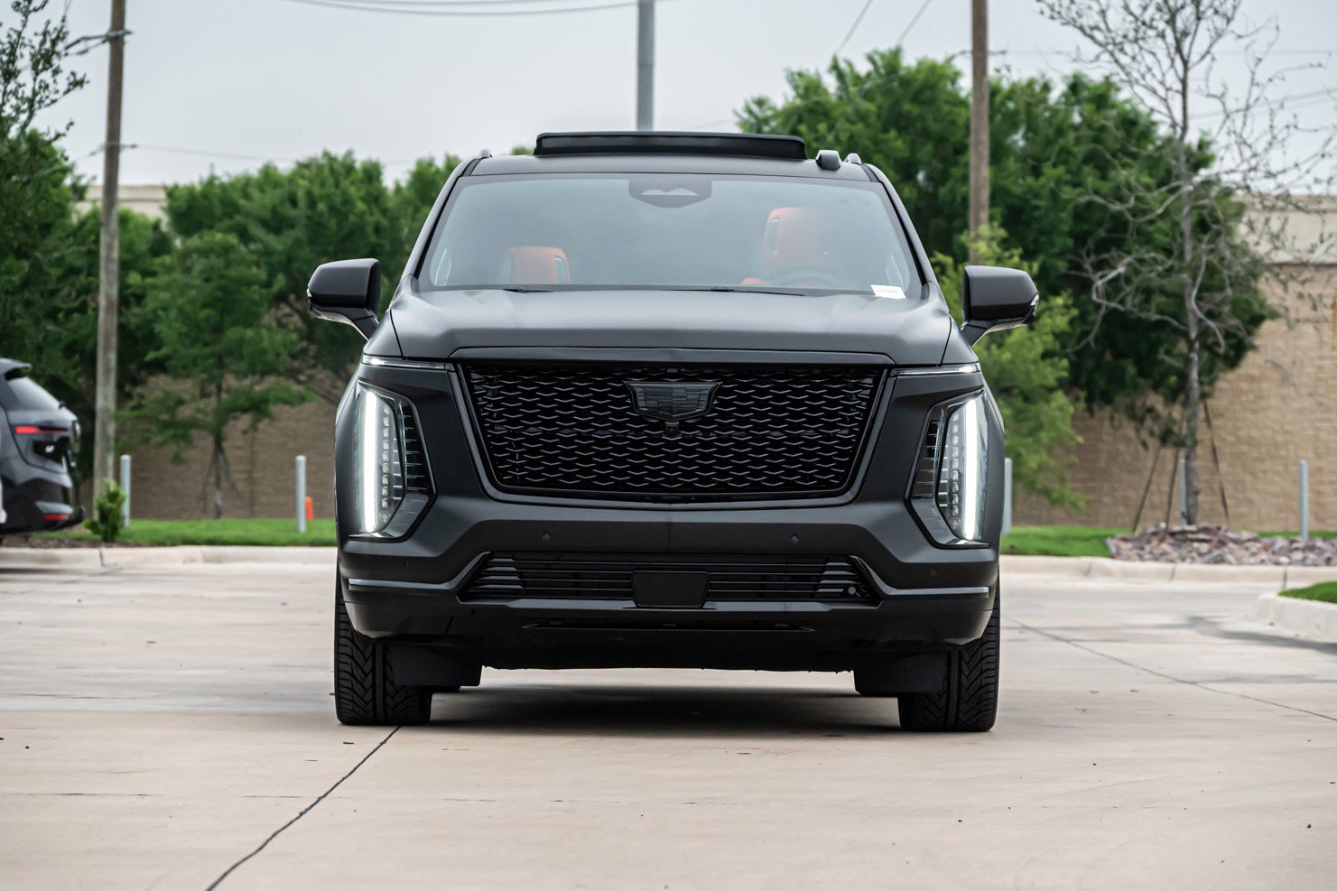 Used 2026 Cadillac Escalade Platinum Sport w/ LPO, ONYX Package AWD/4WD image 3