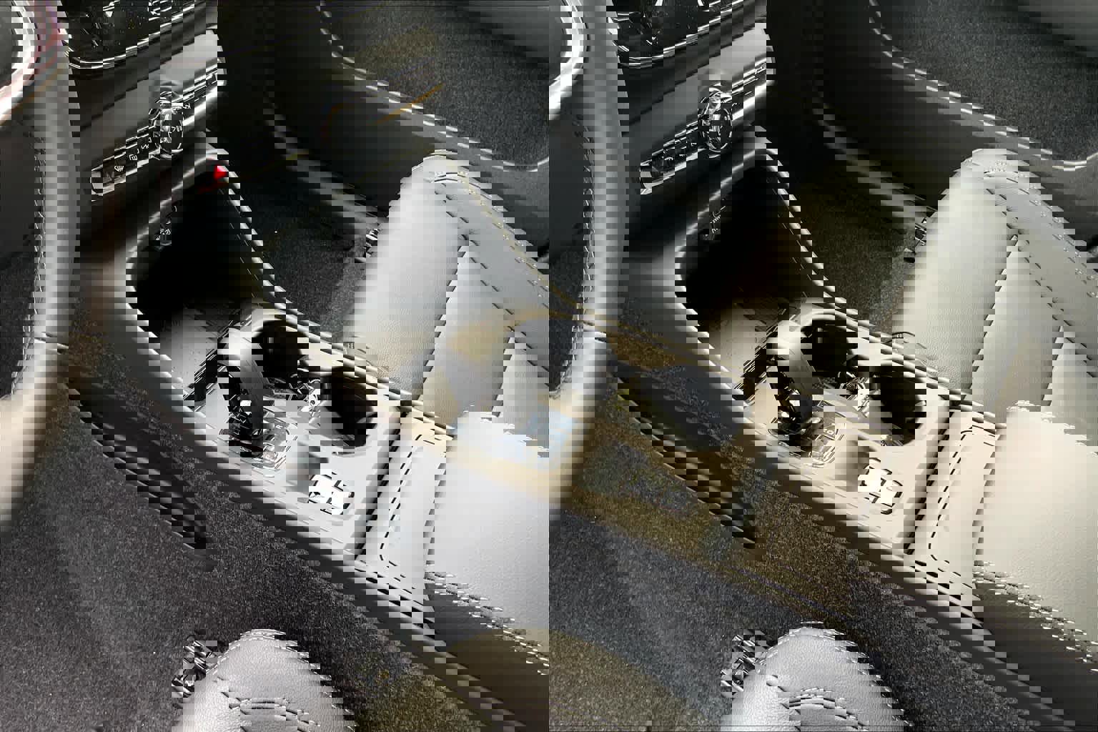 New 2025 Volvo XC40 B5 Core w/ Protection Package Premier image 10