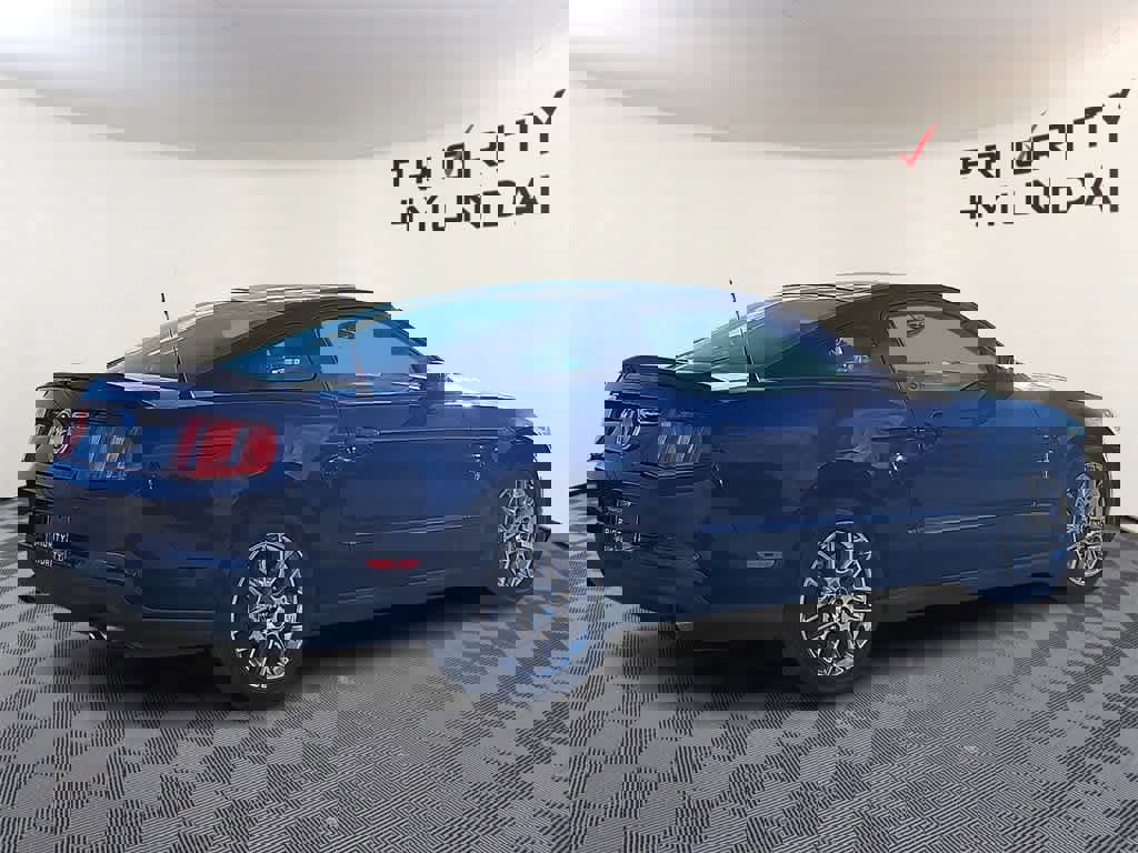 Used 2012 Ford Mustang Premium image 4