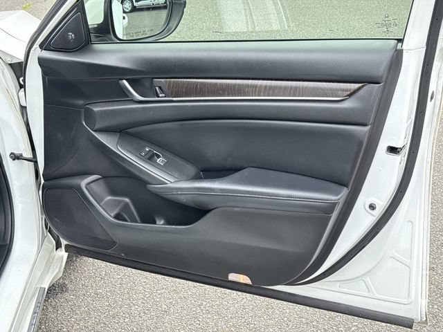 Used 2018 Honda Accord EX-L image 8