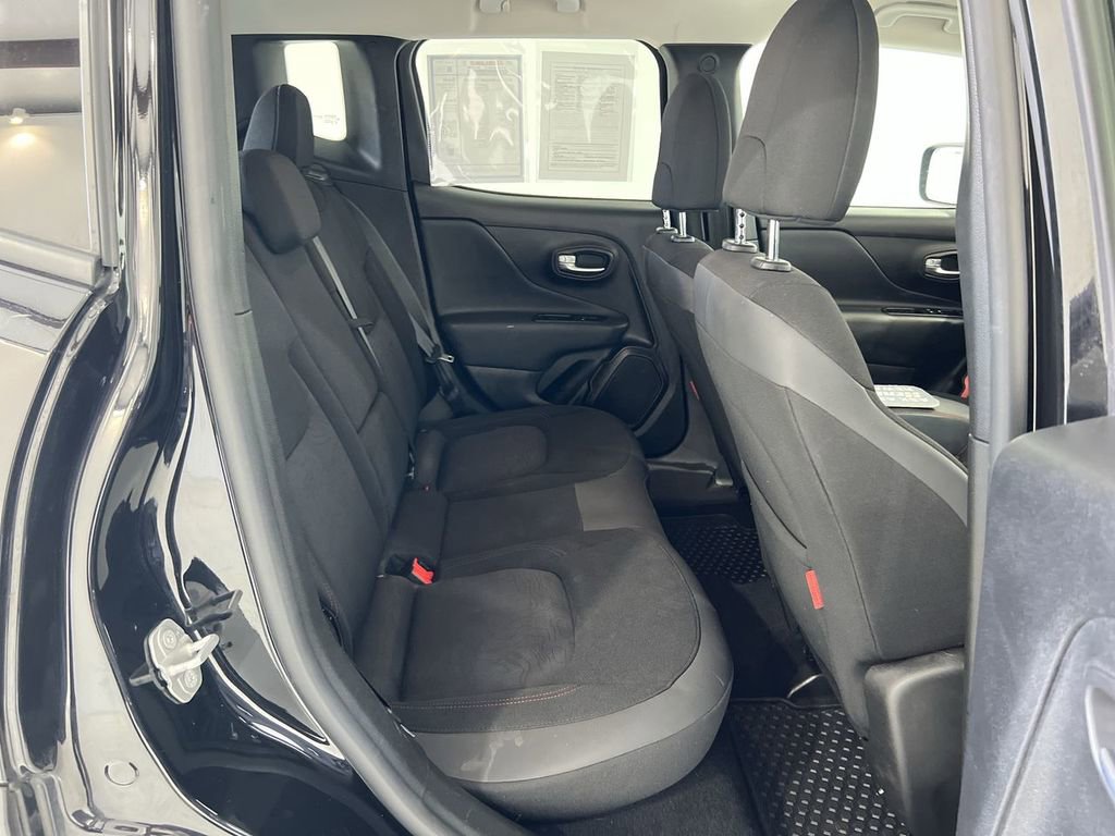 Used 2020 Jeep Renegade Trailhawk w/ Cold Weather Group image 23