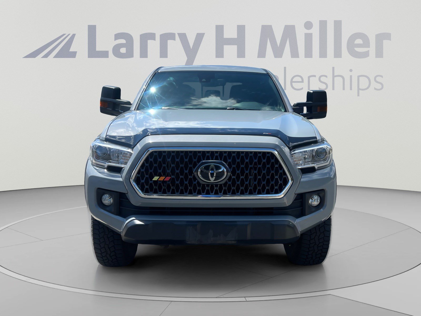 Certified 2019 Toyota Tacoma TRD Off-Road AWD/4WD image 8