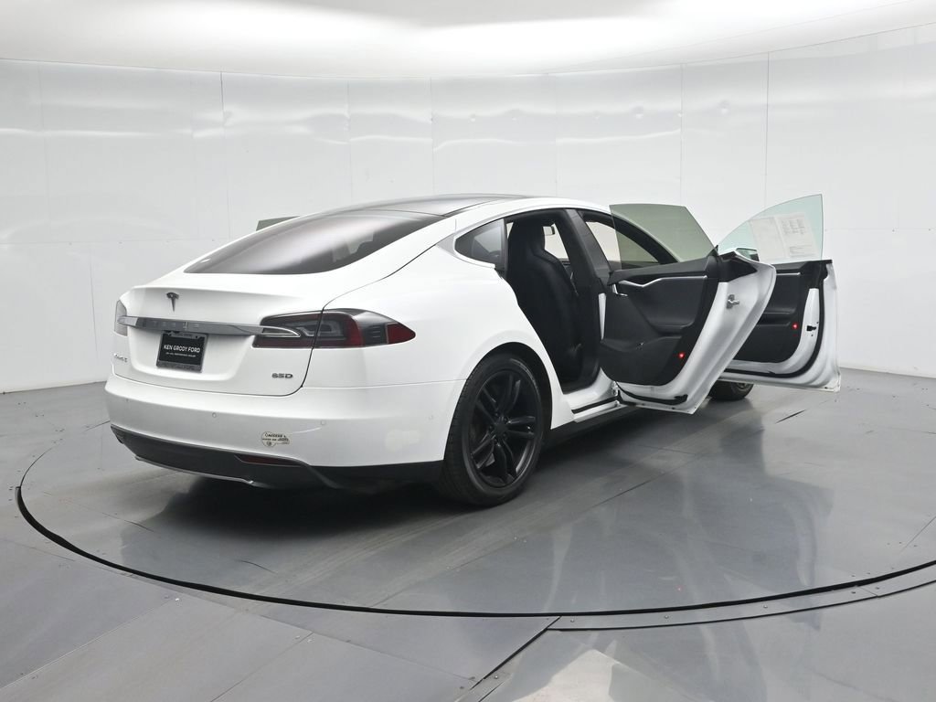Used 2015 Tesla Model S 85D image 4