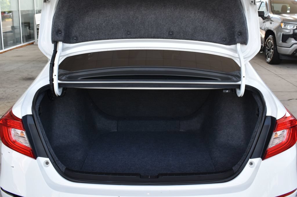 Used 2018 Honda Accord LX image 11