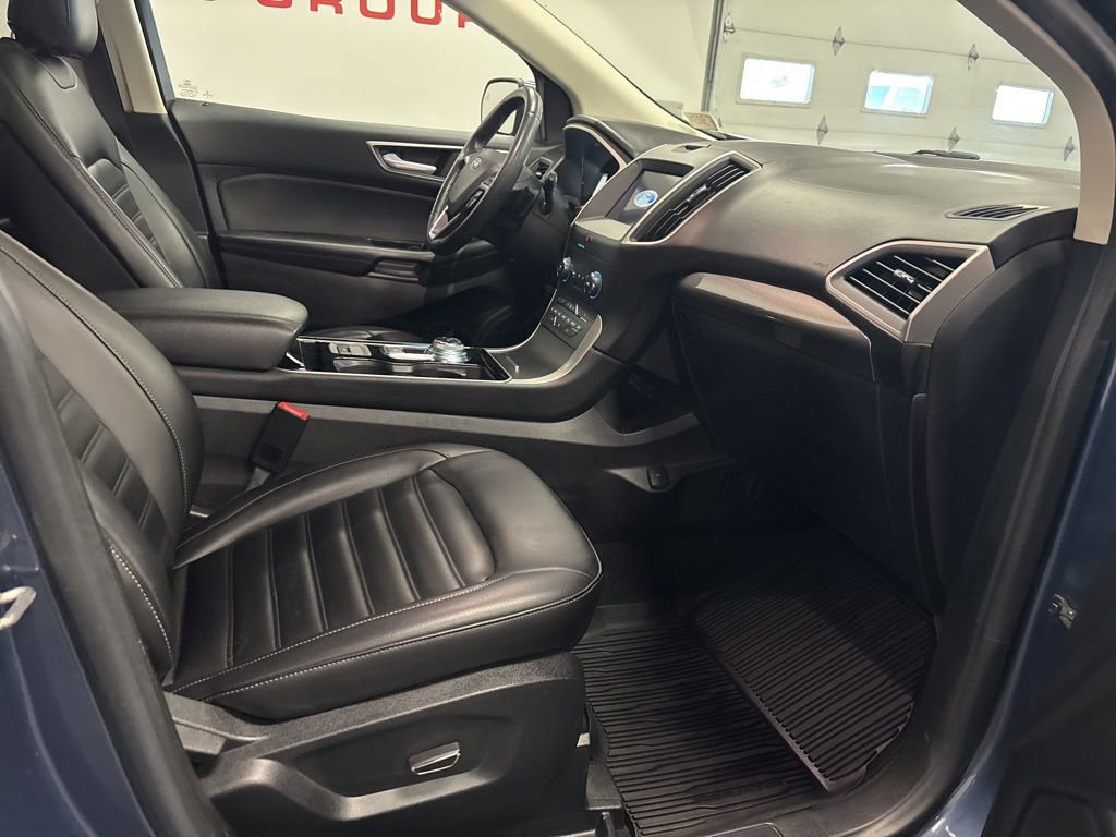 Used 2019 Ford Edge SEL w/ Equipment Group 201A image 33