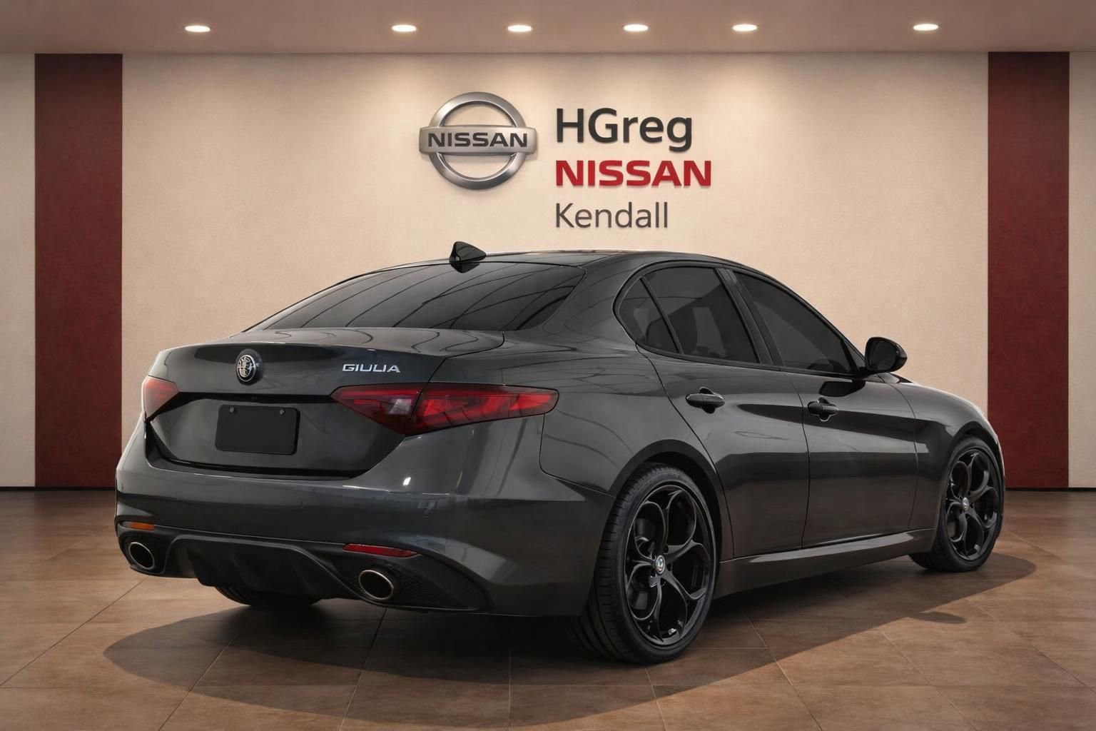 Used 2023 Alfa Romeo Giulia Sprint RWD image 2