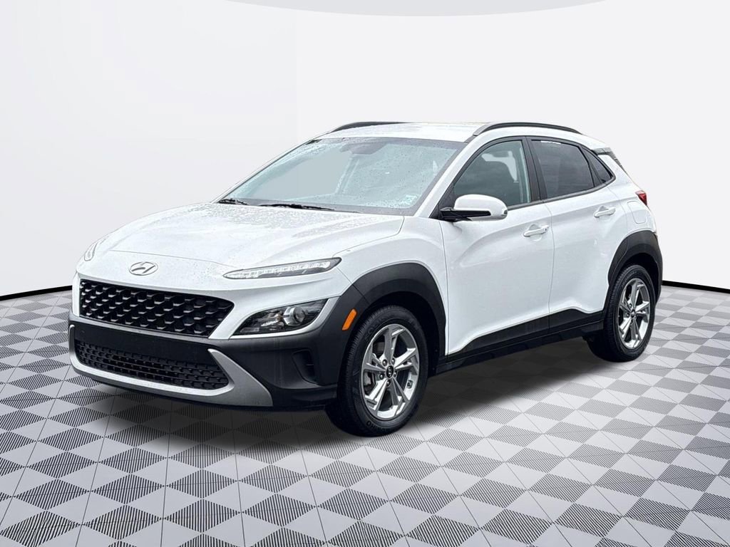Used 2023 Hyundai Kona SEL FWD image 2