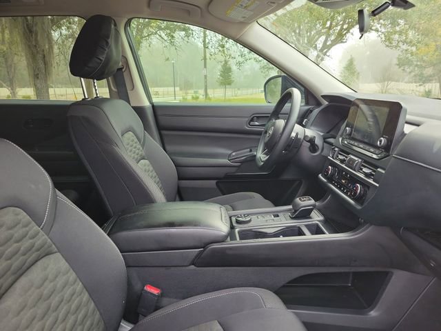 Used 2024 Nissan Pathfinder S AWD/4WD image 36
