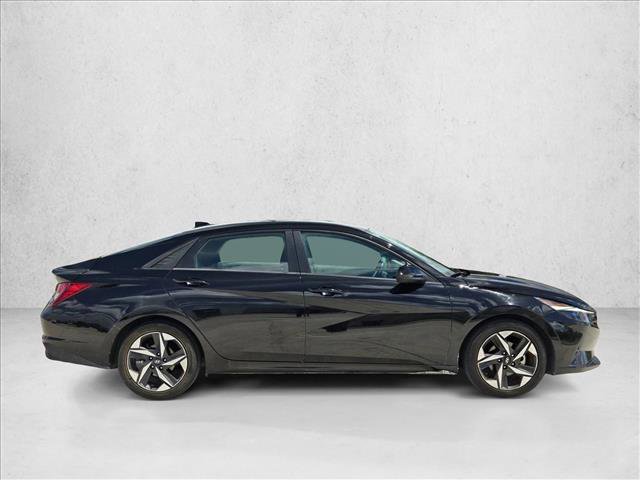 Used 2023 Hyundai Elantra SEL w/ Convenience Package FWD image 4