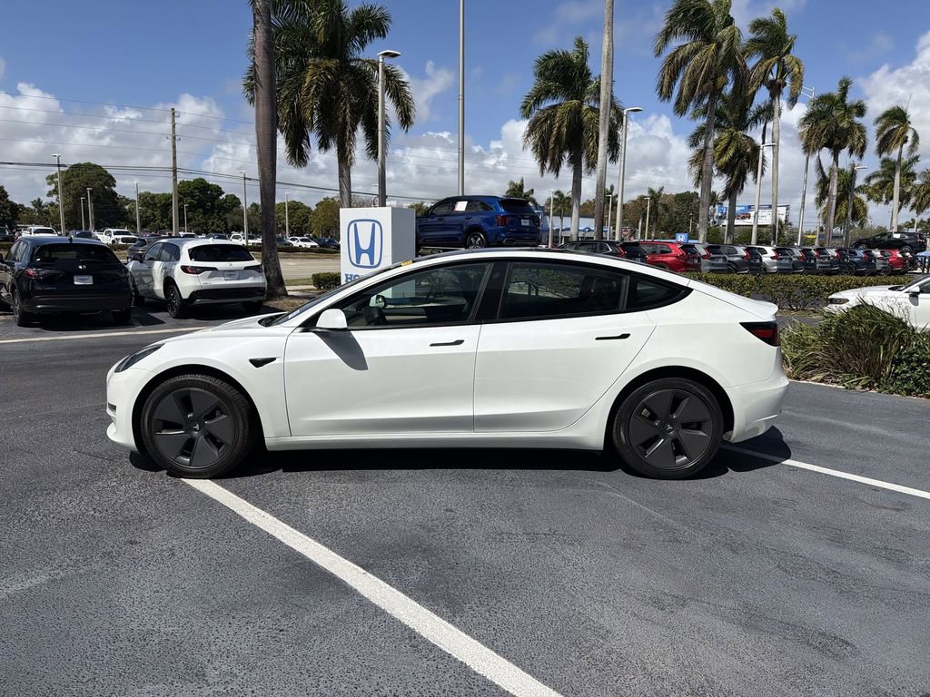 Used 2023 Tesla Model 3 Standard Range image 5