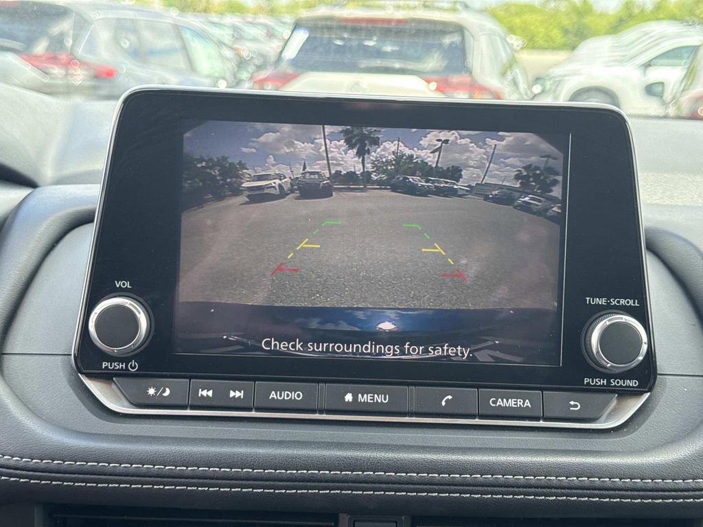 Used 2024 Nissan Rogue SV FWD image 25