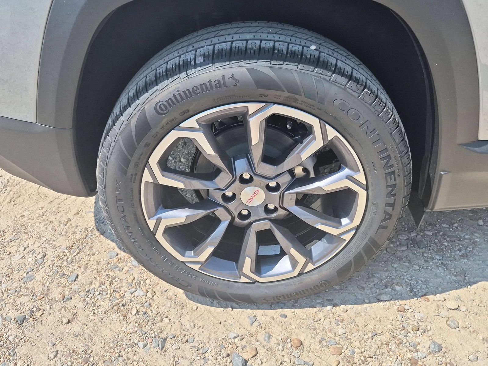 New 2027 GMC Terrain Elevation w/ Elevation Premium Package FWD image 32