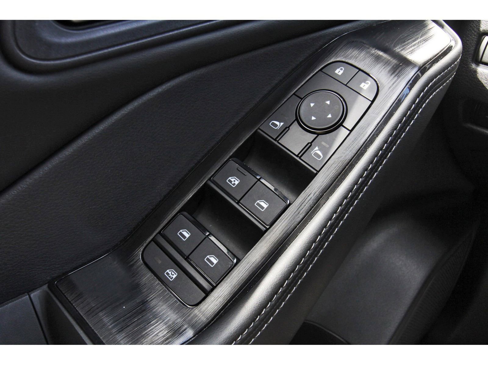 Used 2023 Nissan Rogue SV w/ SV Premium B Package image 22