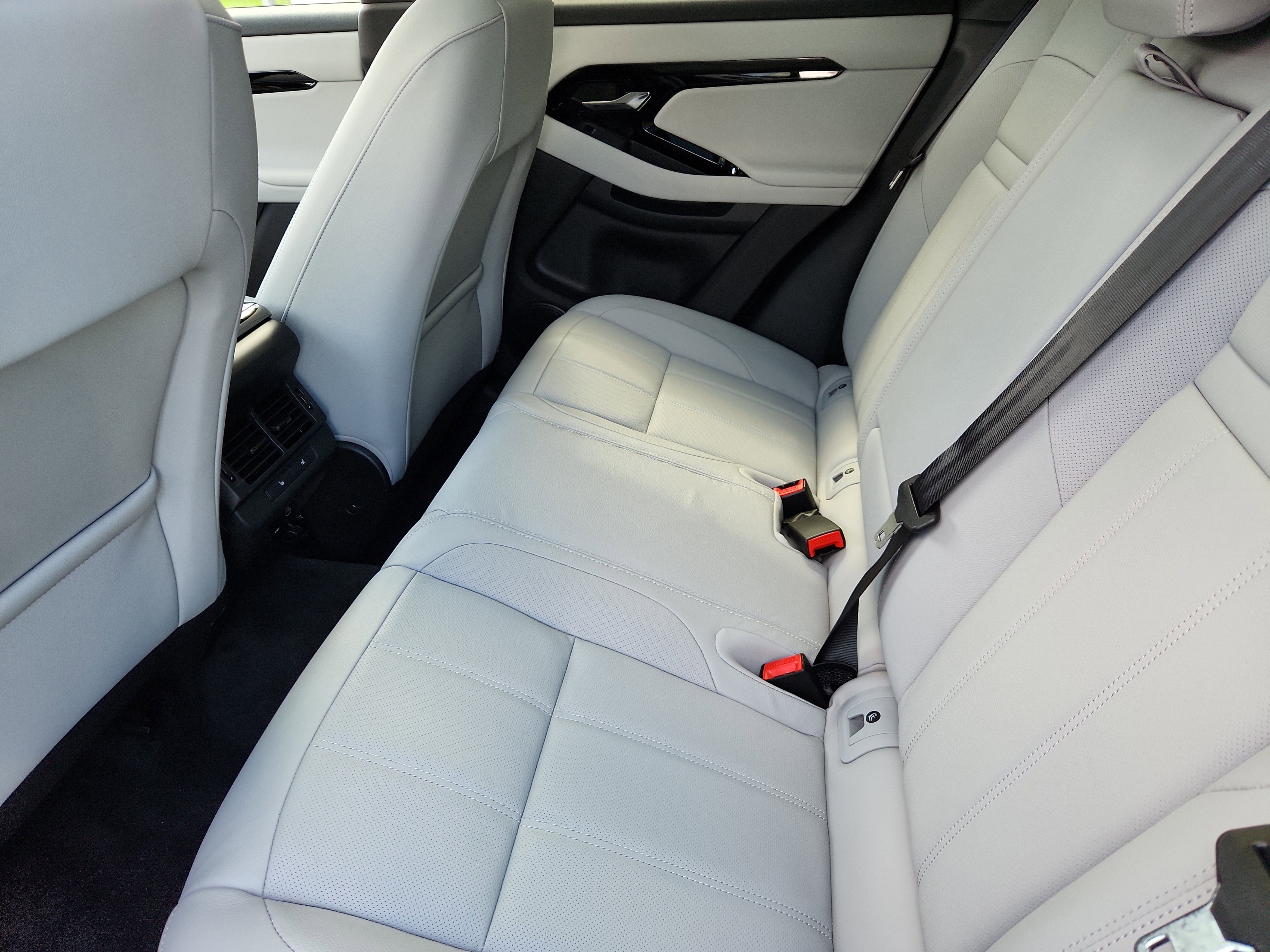 Certified 2026 Land Rover Range Rover Evoque S image 5