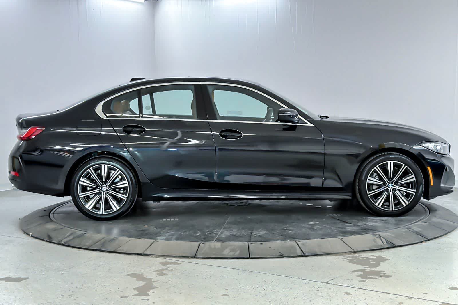 Used 2026 BMW 330i Sedan w/ Convenience Package RWD image 8