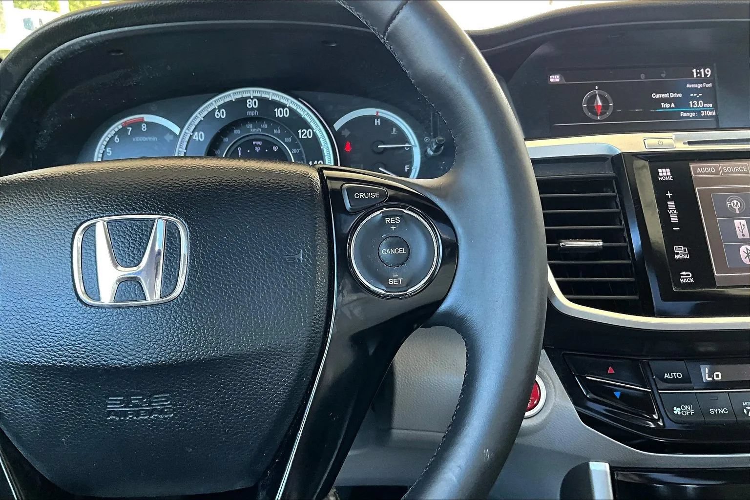 Used 2017 Honda Accord EX-L image 11
