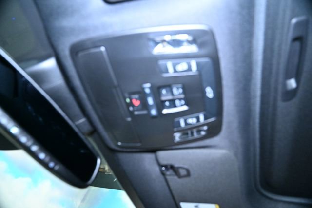 Used 2025 Toyota Sienna XLE Woodland Edition image 38