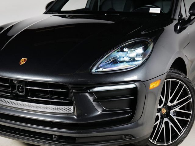 Certified 2026 Porsche Macan AWD/4WD image 31