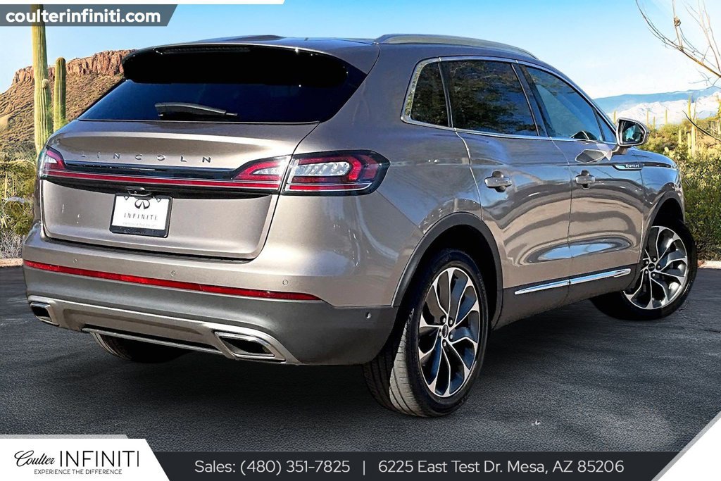 Used 2021 Lincoln Nautilus Reserve FWD image 2