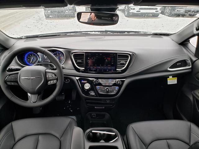 New 2026 Chrysler Pacifica Select w/ S Appearance Package FWD image 8