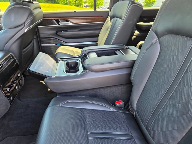 Certified 2022 Jeep Grand Wagoneer Series II AWD/4WD image 11