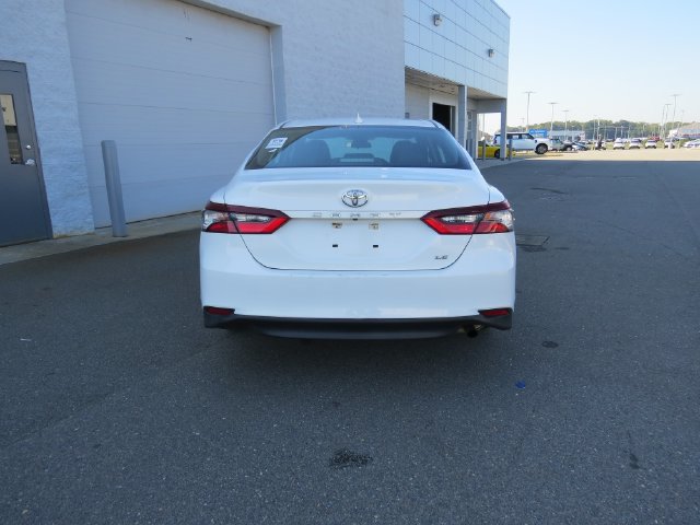 Used 2021 Toyota Camry LE FWD image 4