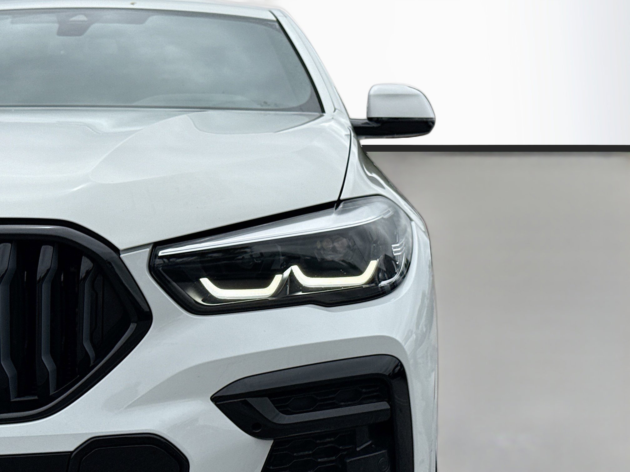 Used 2022 BMW X6 M50i w/ Parking Assistance Package AWD/4WD image 9