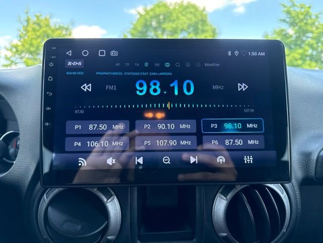 Used 2016 Jeep Wrangler Sport w/ Connectivity Group AWD/4WD image 12
